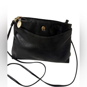 Vintage Etienne Aigner Black Leather Classic Minimalist in excellent conditione